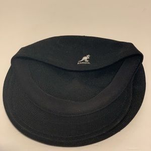 Authentic Kangol Mens Size S Black Tropic  504 Cap/ Driver’s Hat